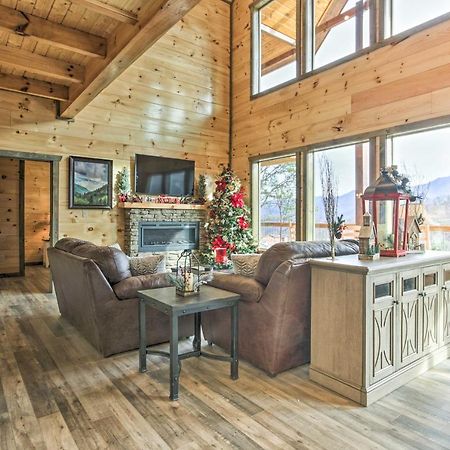 개틀린버그 Smoky Mountain Hideaway With Hot Tub, Deck And Views! 빌라 외부 사진