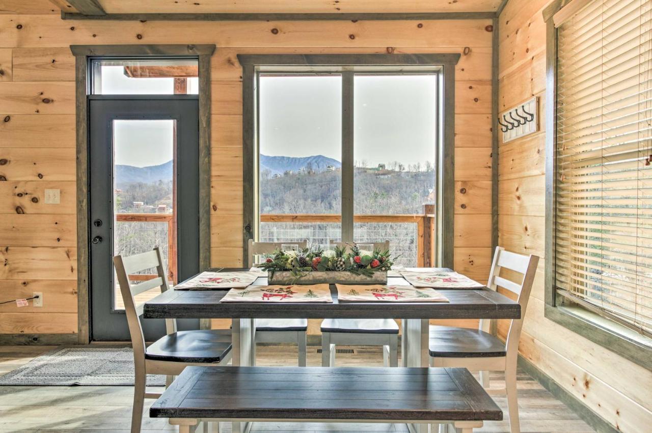 개틀린버그 Smoky Mountain Hideaway With Hot Tub, Deck And Views! 빌라 외부 사진
