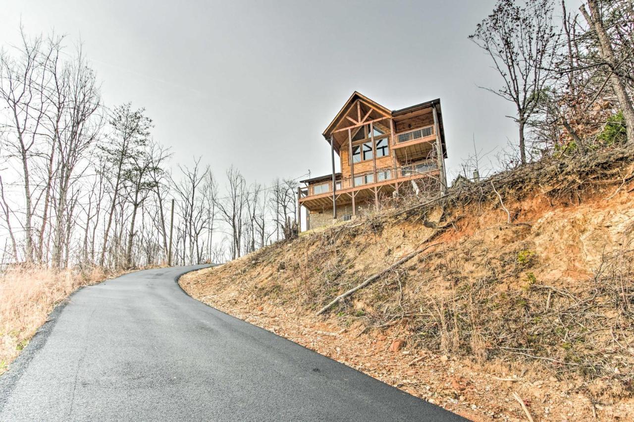 개틀린버그 Smoky Mountain Hideaway With Hot Tub, Deck And Views! 빌라 외부 사진