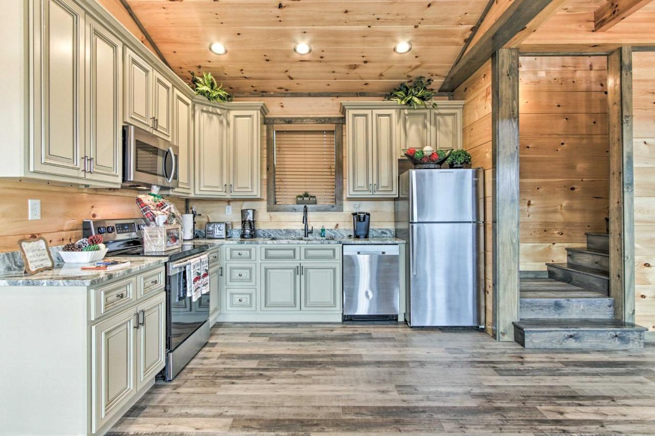 개틀린버그 Smoky Mountain Hideaway With Hot Tub, Deck And Views! 빌라 외부 사진