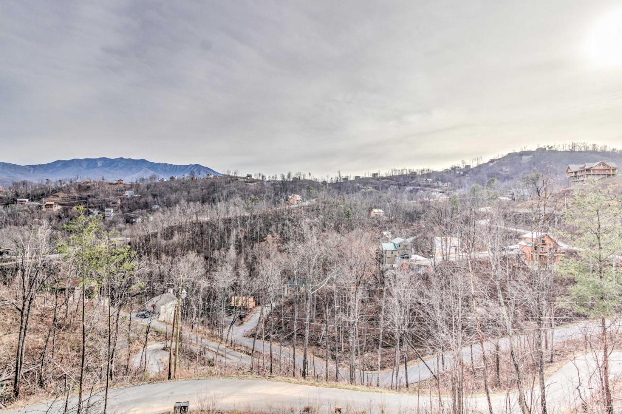 개틀린버그 Smoky Mountain Hideaway With Hot Tub, Deck And Views! 빌라 외부 사진